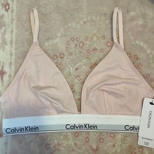 🤍Baby Pink Triangle Calvin Klein Bra🤍